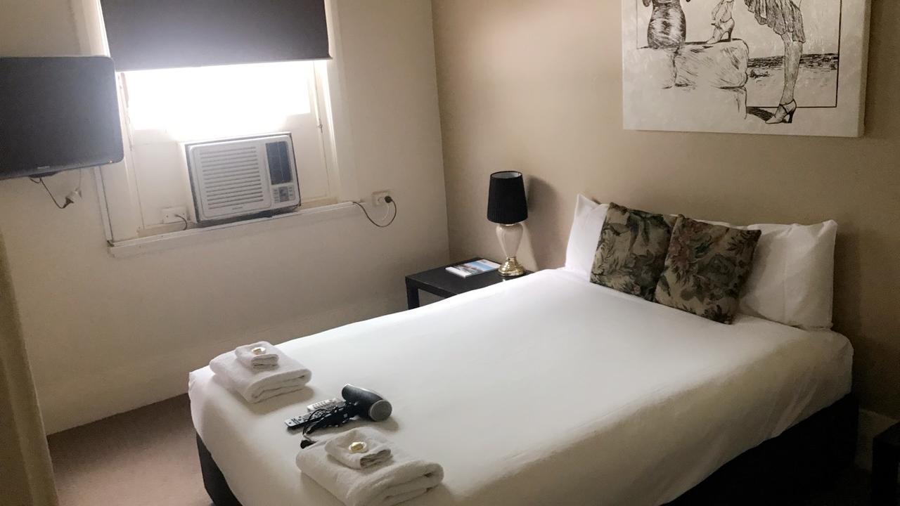 Ambassadors Hotel Аделаида Экстерьер фото