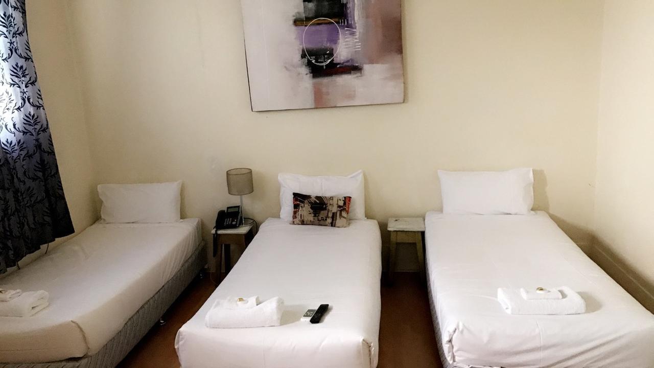 Ambassadors Hotel Аделаида Экстерьер фото