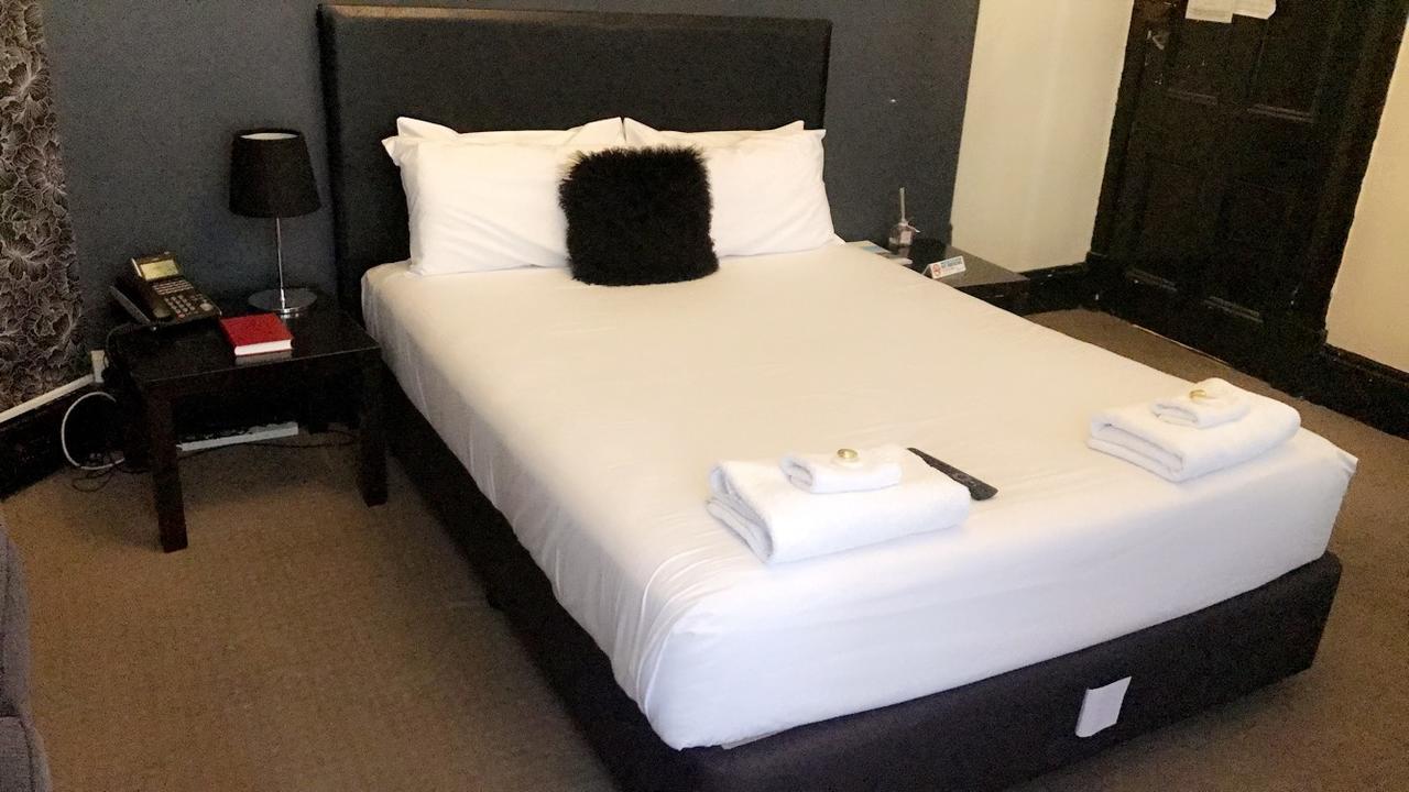 Ambassadors Hotel Аделаида Экстерьер фото