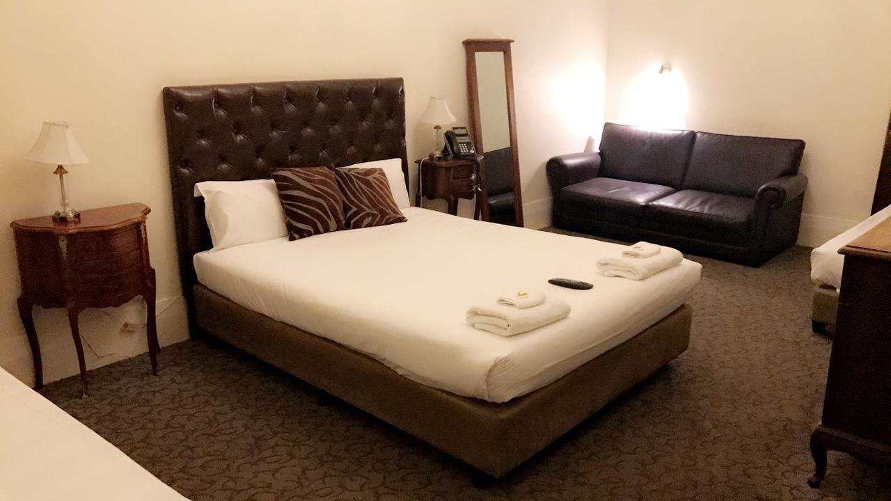 Ambassadors Hotel Аделаида Экстерьер фото