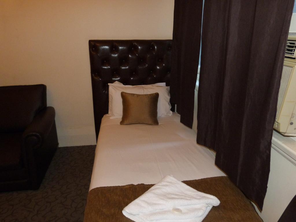 Ambassadors Hotel Аделаида Экстерьер фото