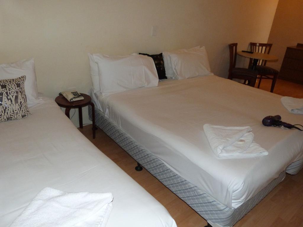 Ambassadors Hotel Аделаида Экстерьер фото